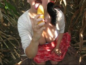 AnalBabsi Porno Video: Im Maisfeld...